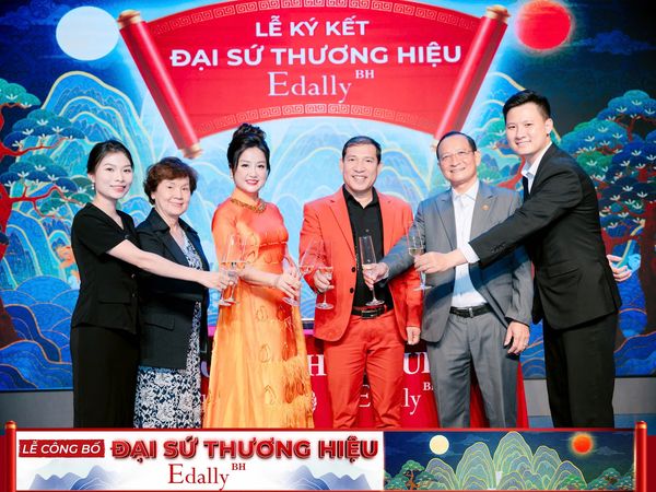Khi "Táo kinh tế" đi làm kinh tế mà dòng đời xô đẩy trở thành "Đại sứ thương hiệu"
