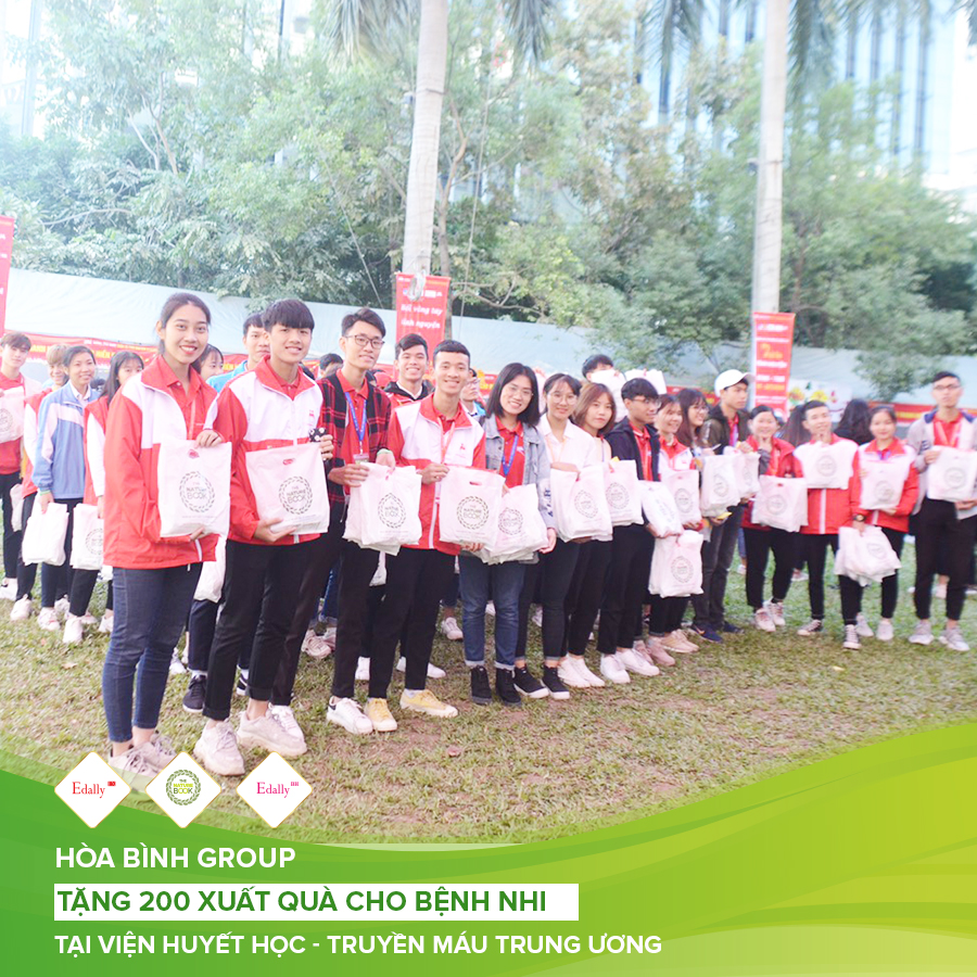 Tặng 200 xuất quà cho các em nhỏ tại Viện Huyết học - Truyền máu Trung ương 7